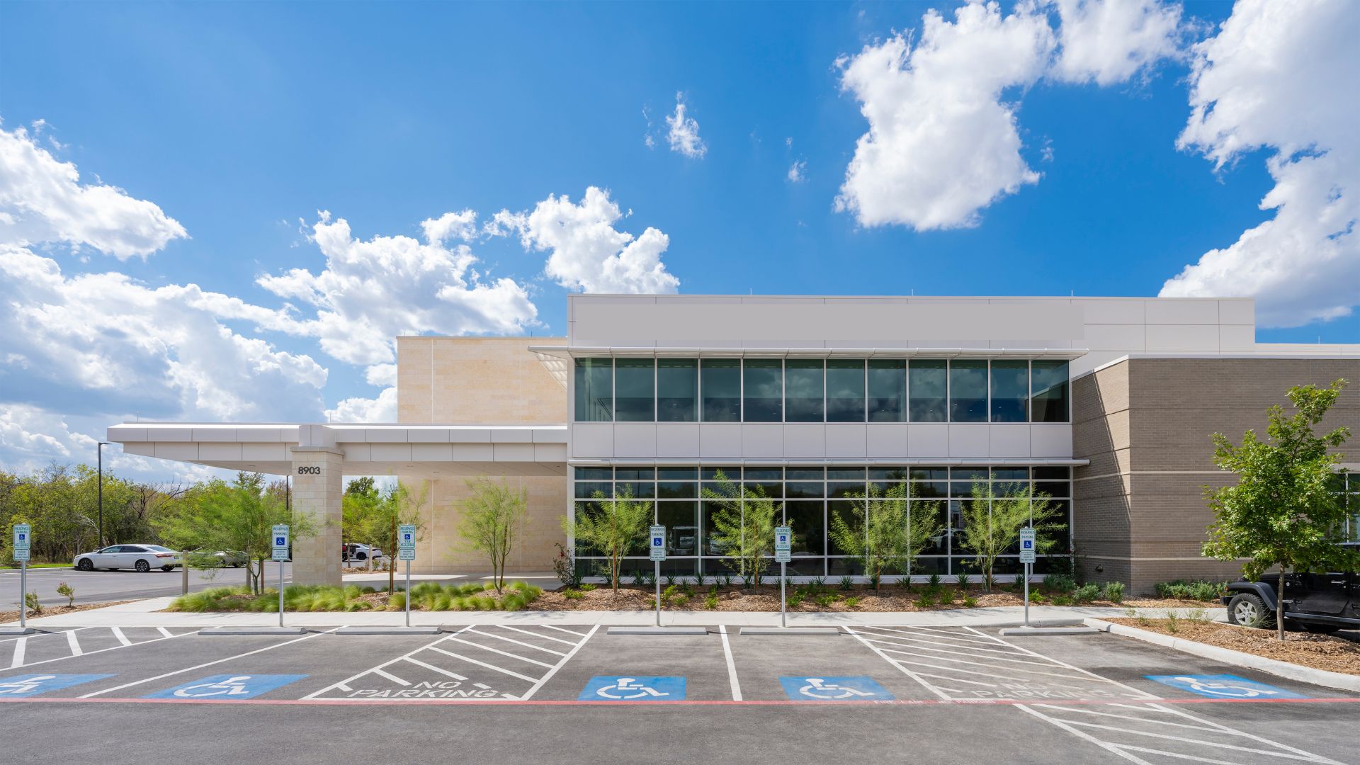 Photo of the Methodist Rehabilitation Texsan Hospital.