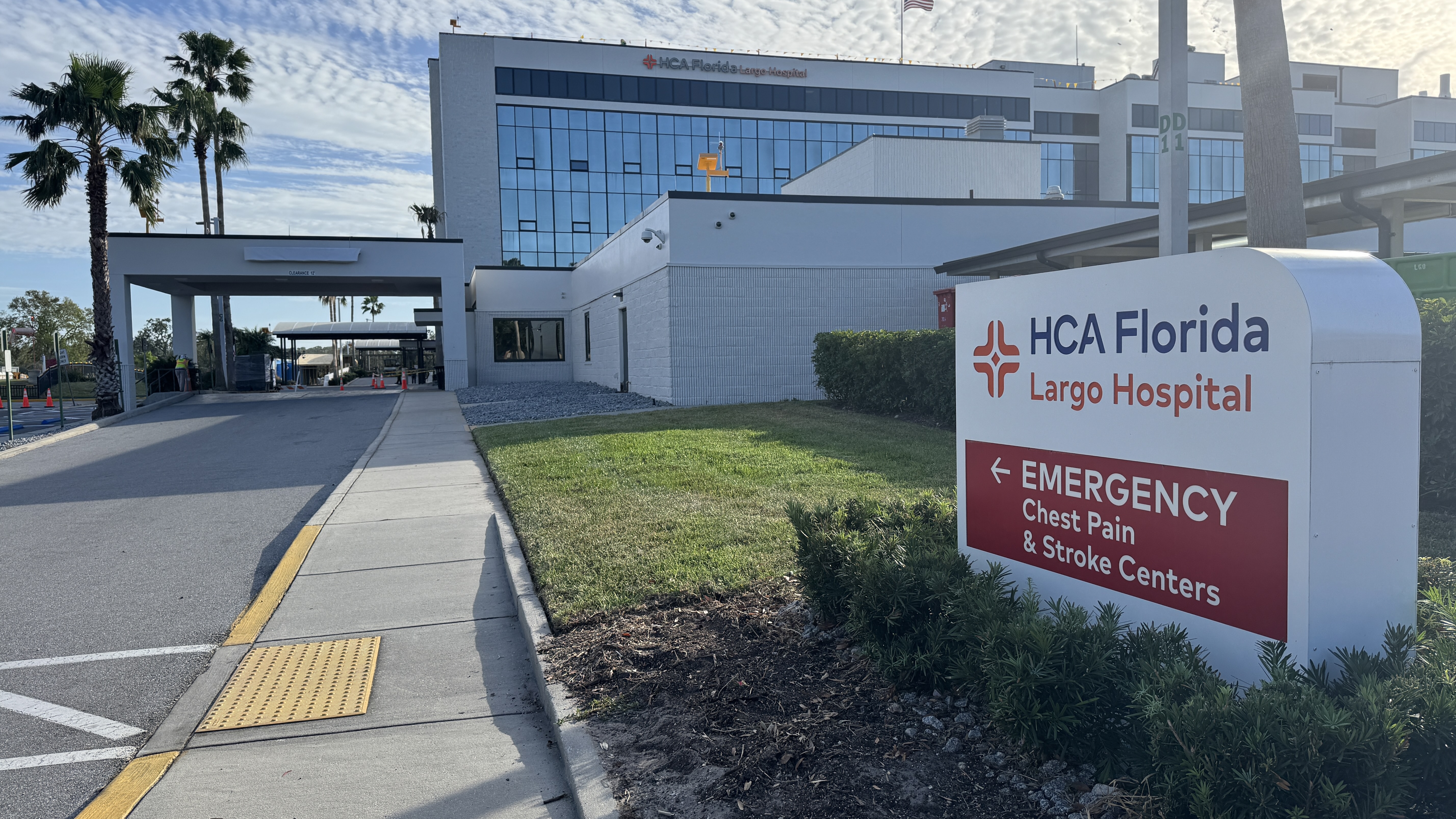 HCA Florida Largo Hospital emergency department campus sign.