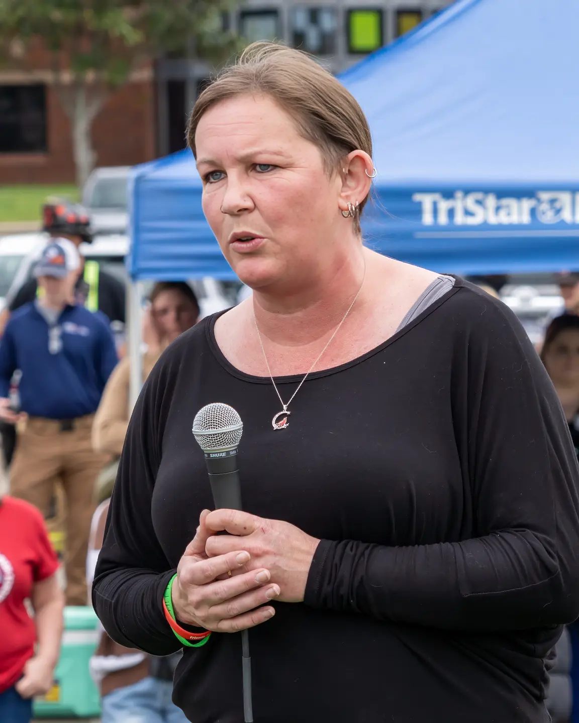 Tanya Read, a mother who lost her son to a drunk driver, speaking to the students at the mock crash.