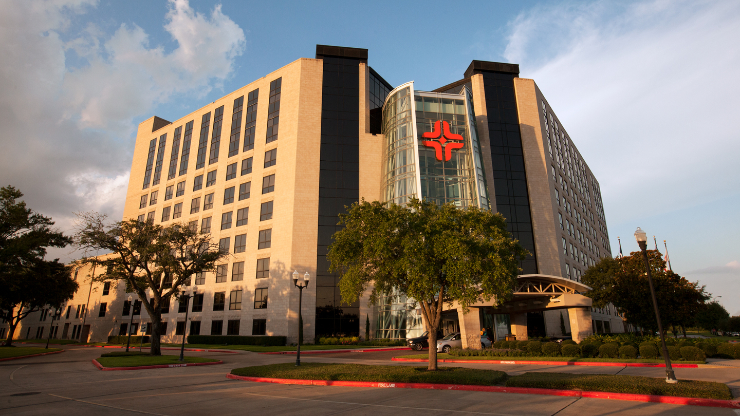 Exterior view of HCA Houston Healthcare Tomball during the day.