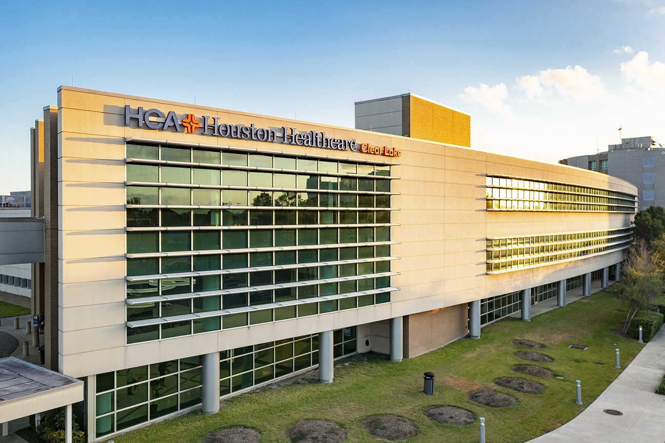 Exterior photo of HCA Houston Clear Lake.