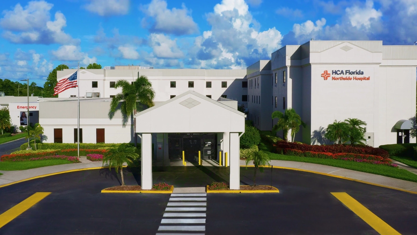 HCA Florida Northside Hospital exterior daytime photo from front entrance