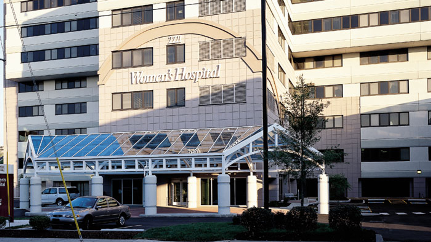 The exterior of the entrance to Tristar Centennial Women's Hospital 