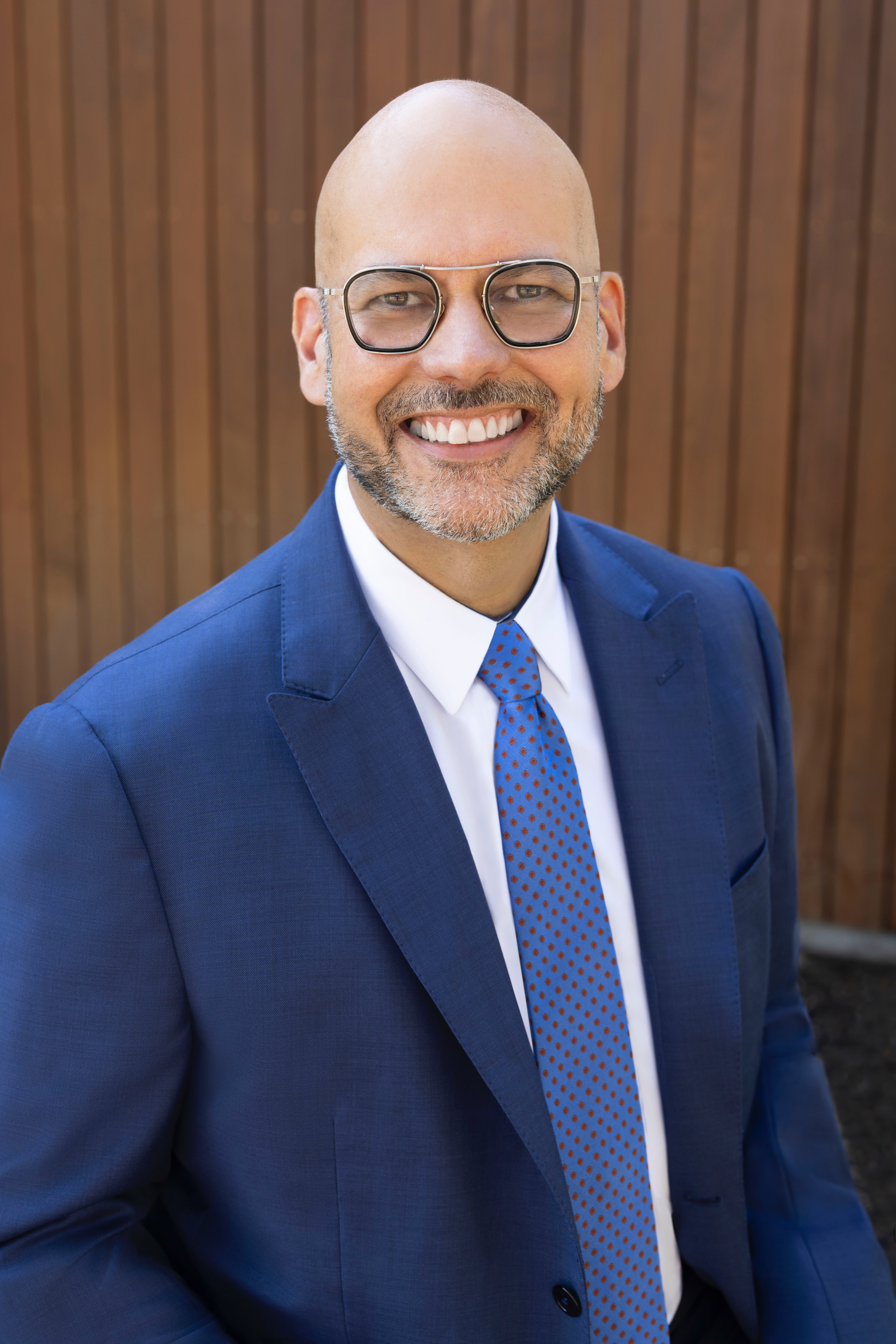 Roberto De La Cruz, MD, FACP professional headshot photo