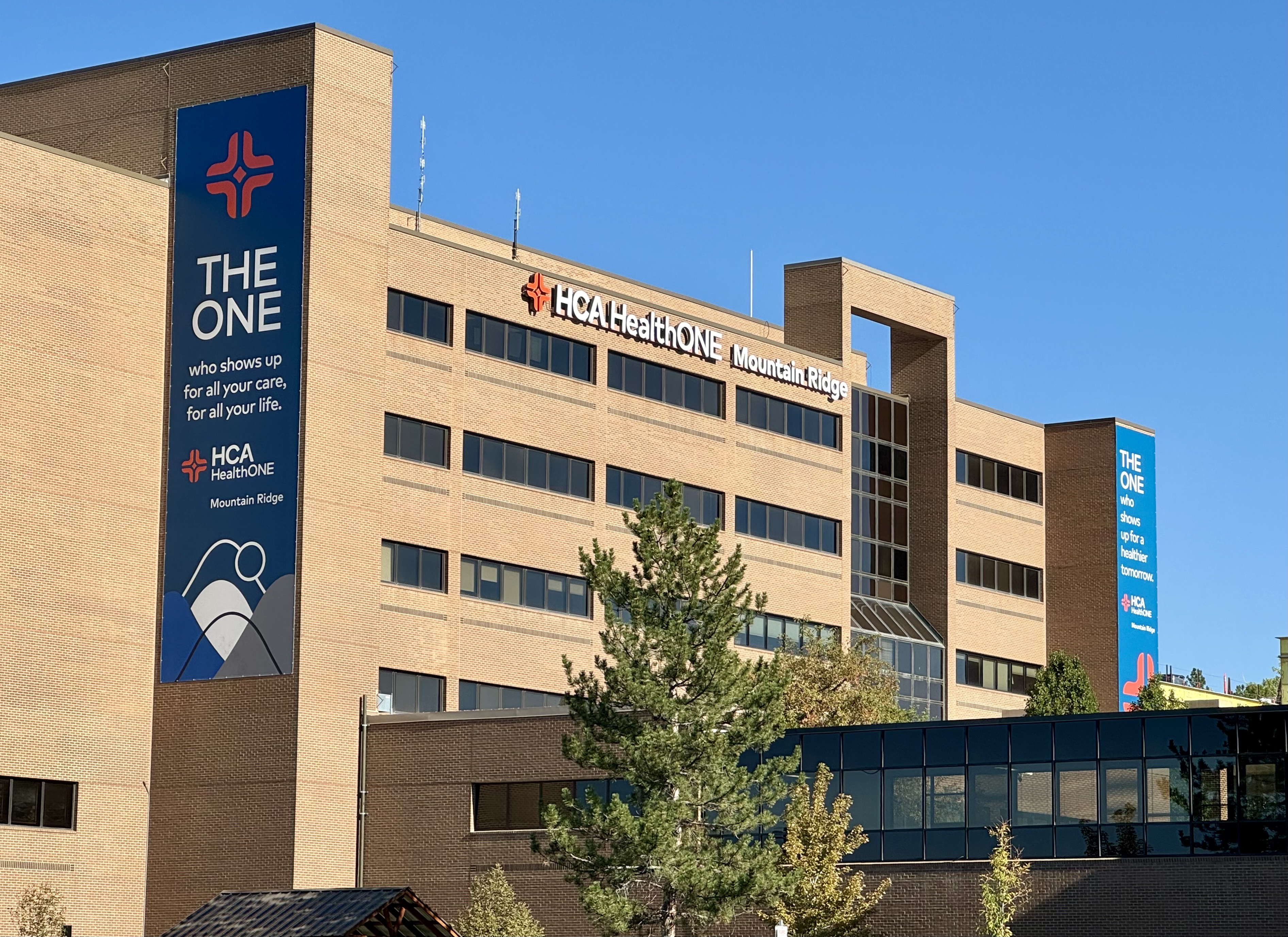 HCA HealthONE Mountain Ridge exterior.