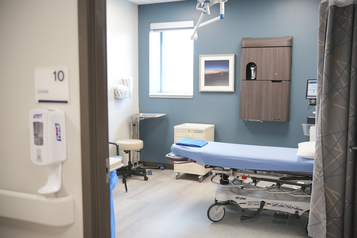 HCA Florida Countryside Emergency Patient Room.