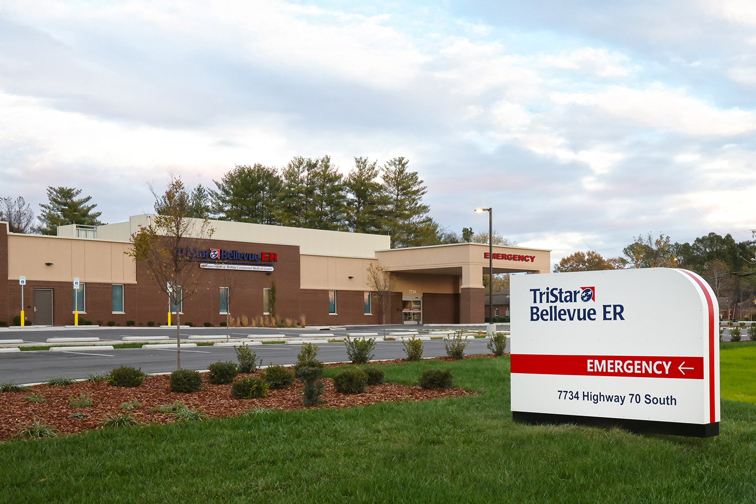 TriStar Bellevue ER exterior daytime photo