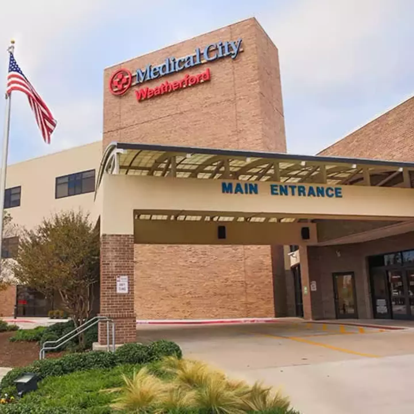 Main entrance of Medical City Weatherford