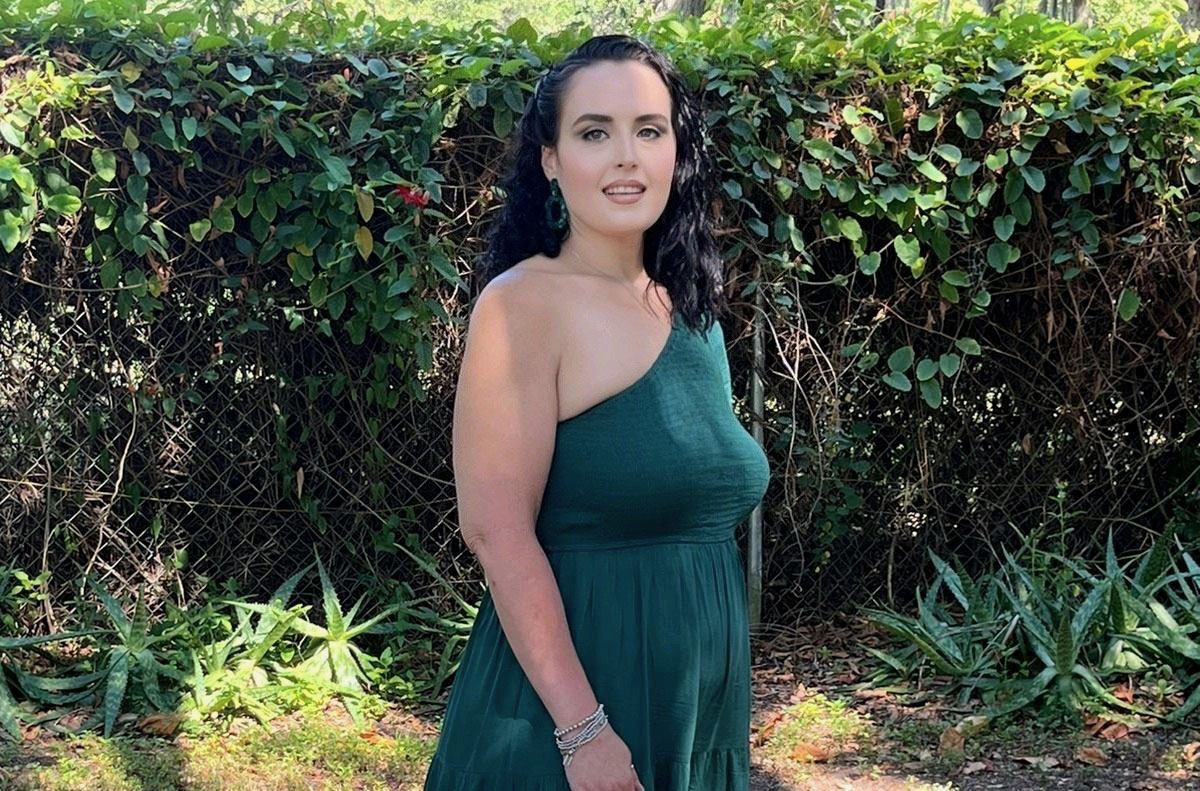 Jessey Bowers portrait photo with green dress