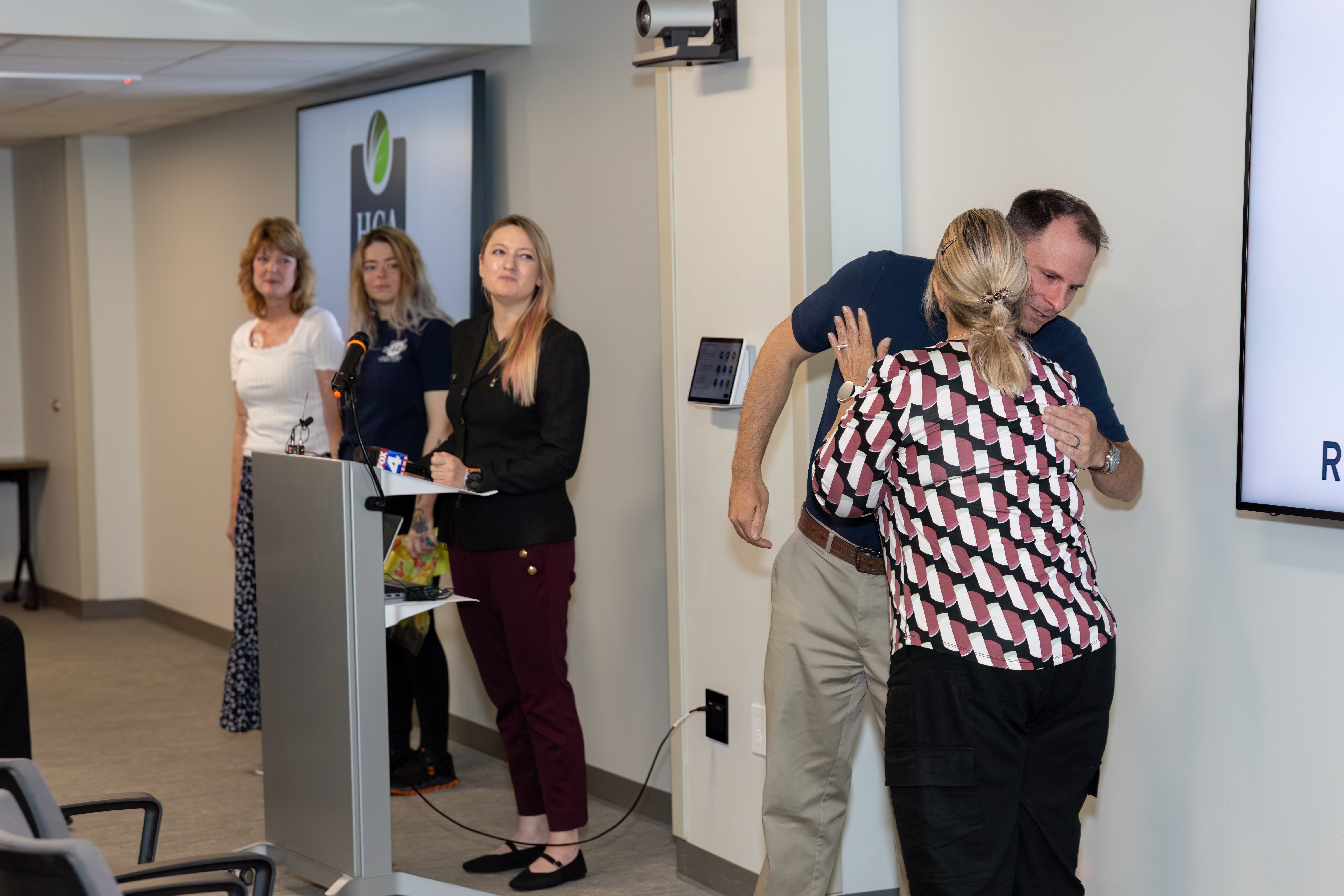 RMC Kidney Recipient Teresa and Kidney Donor Timothy, Finally Share a Hug.
