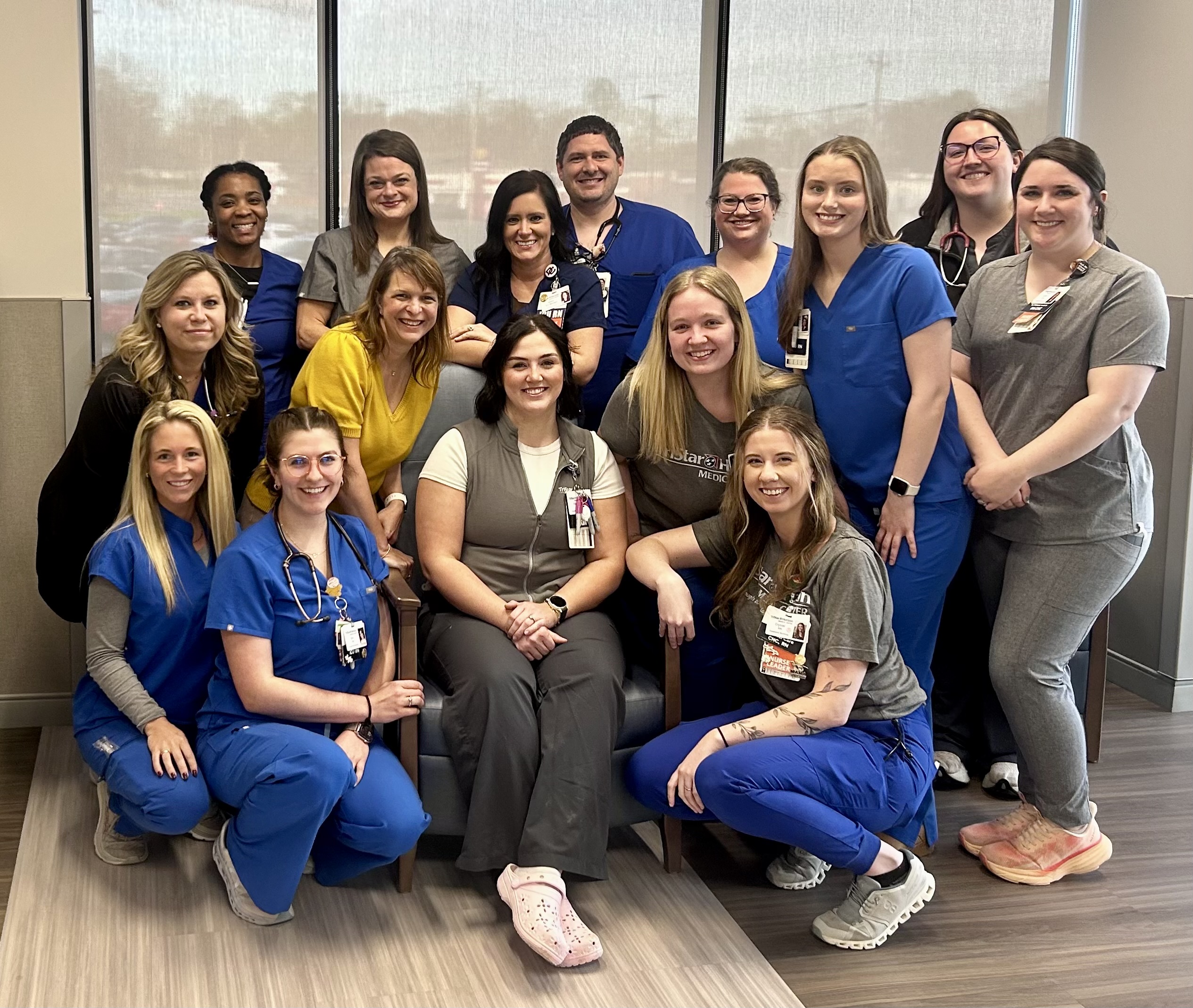 TriStar Horizon Medical Center Critical Care nursing team smiling for a photo.