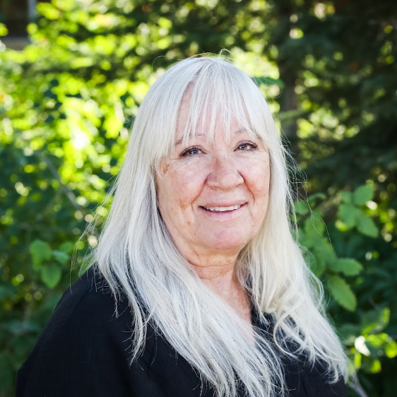 Lisa Buchanan headshot.