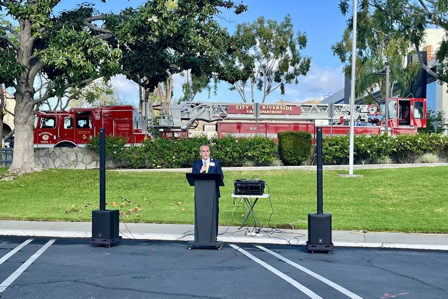 Riverside Community Hospital chief executive officer Peter Hemstead, welcoming attendees to the Donate Life ceremony.