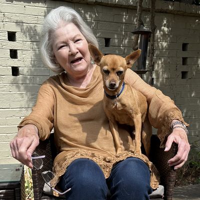 Kathleen de Leon and her chihuahua Manu
