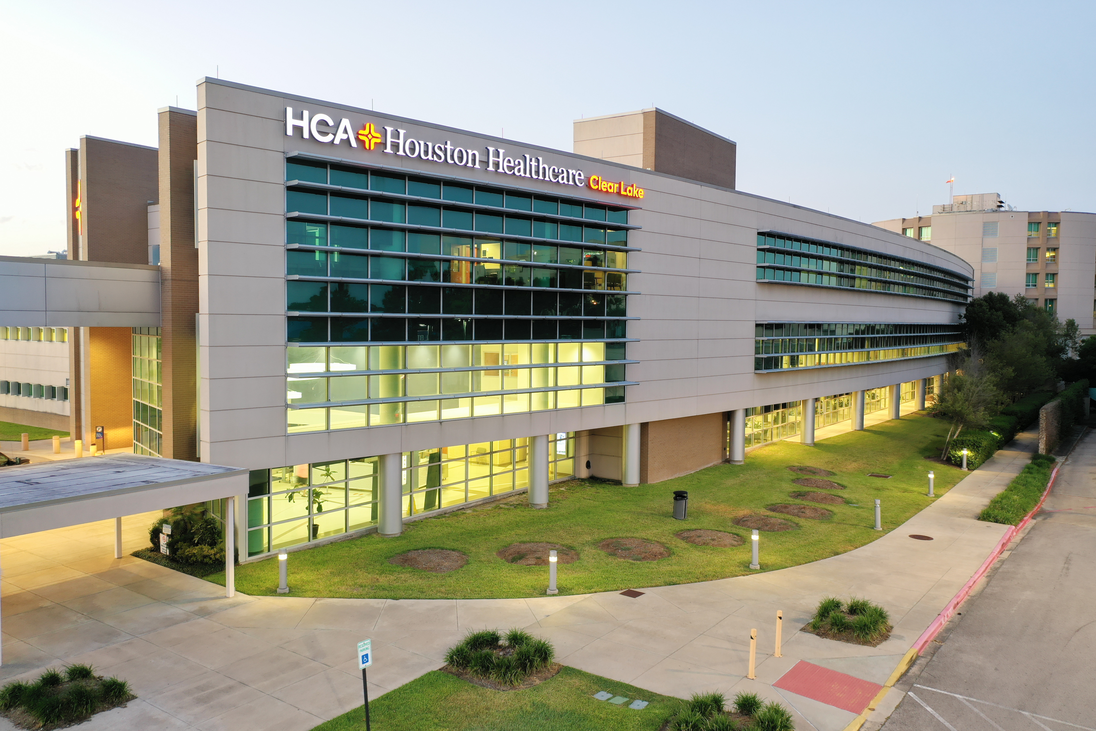 HCA Houston Healthcare Clear Lake exterior.