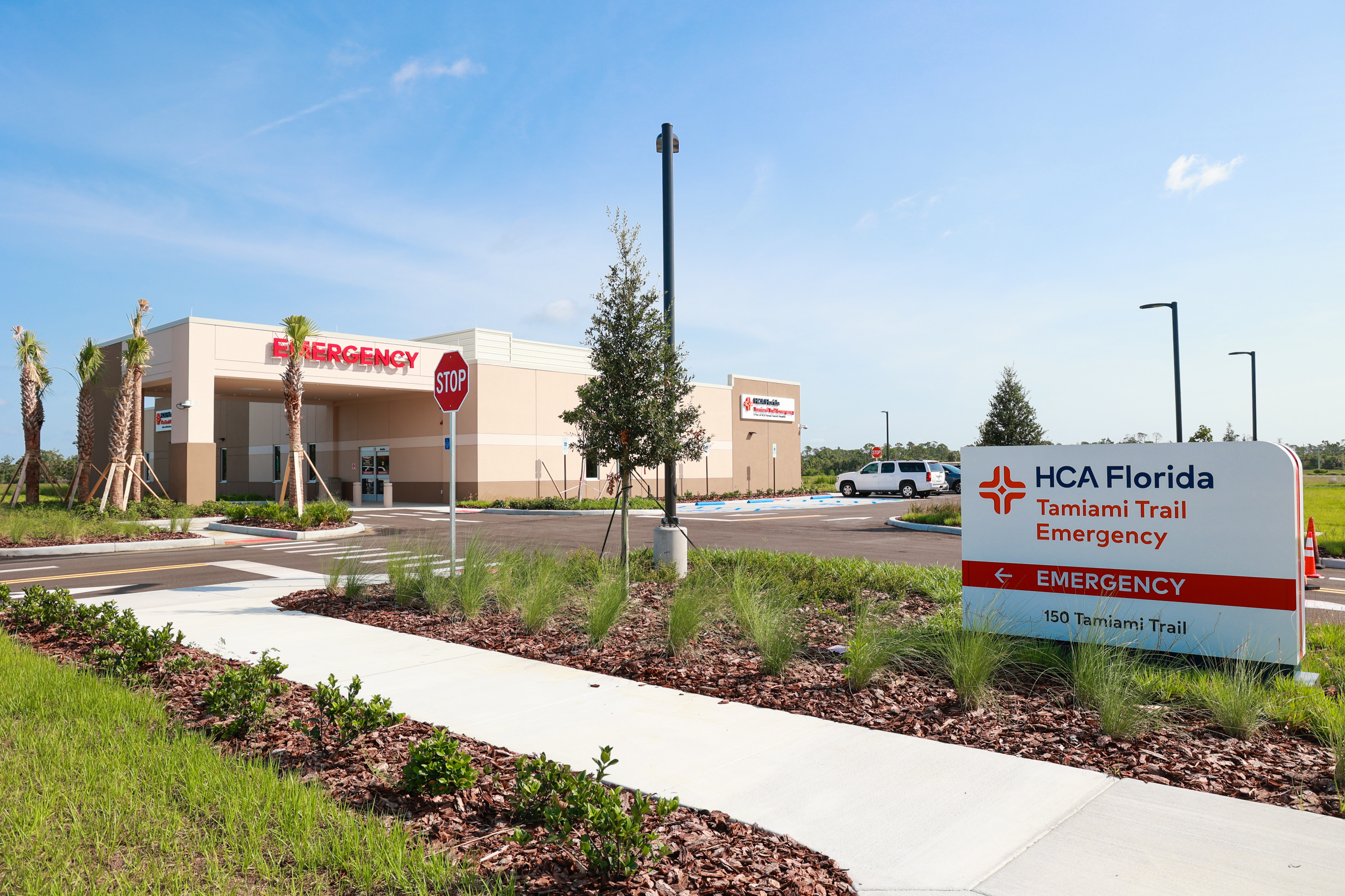 HCA Florida Tamiami Trail Emergency exterior daytime photo