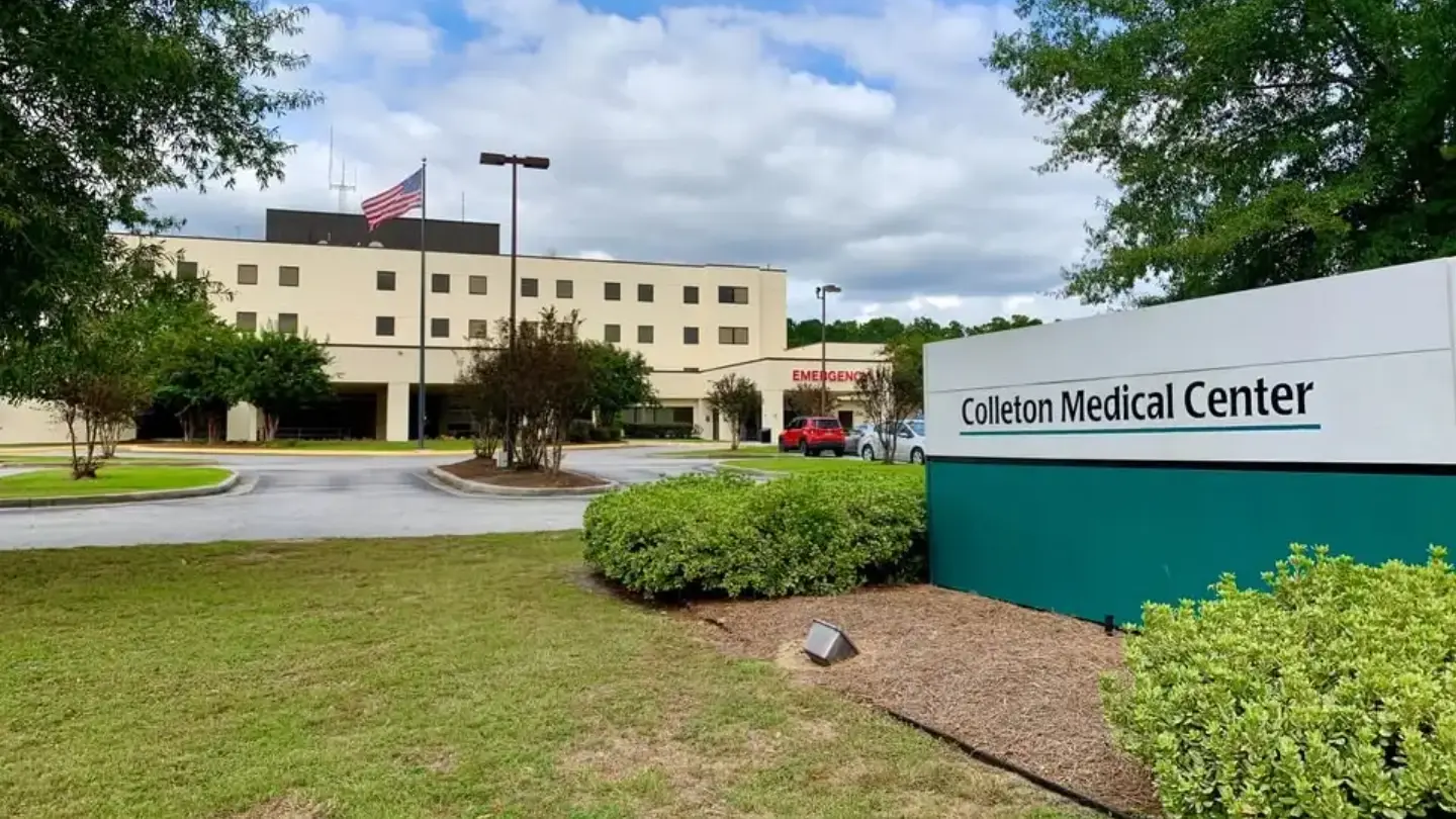 The main entrance of Colleton Medical Center on a sunny day.