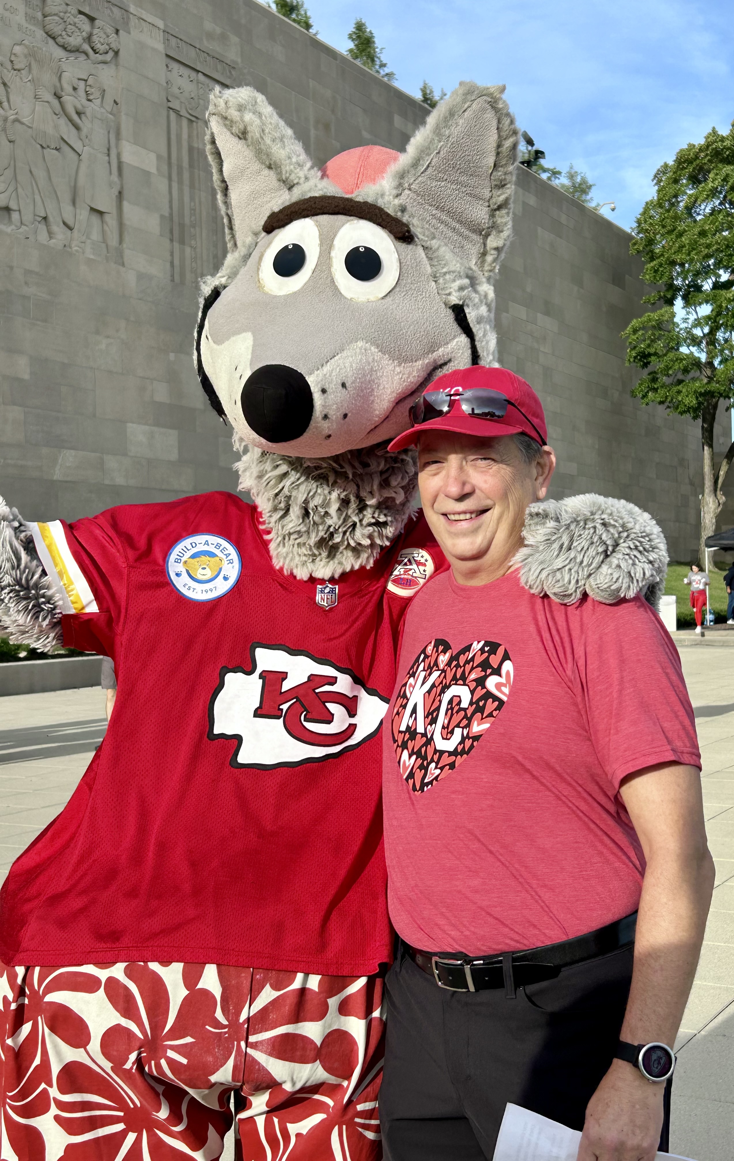 Heart Walk participant posing with Kancity City Cheifs mascot..