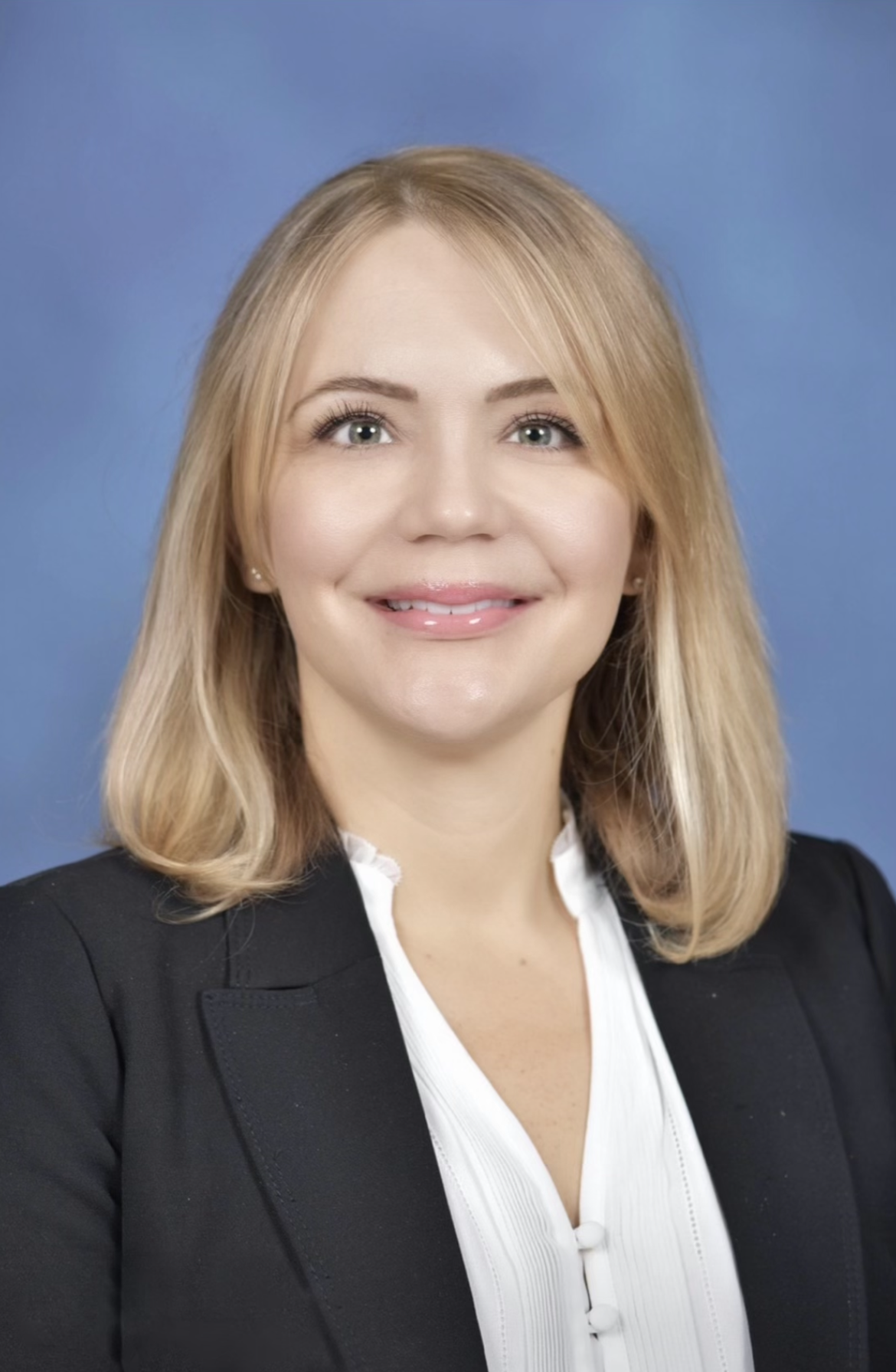 Heather Ash professional headshot.