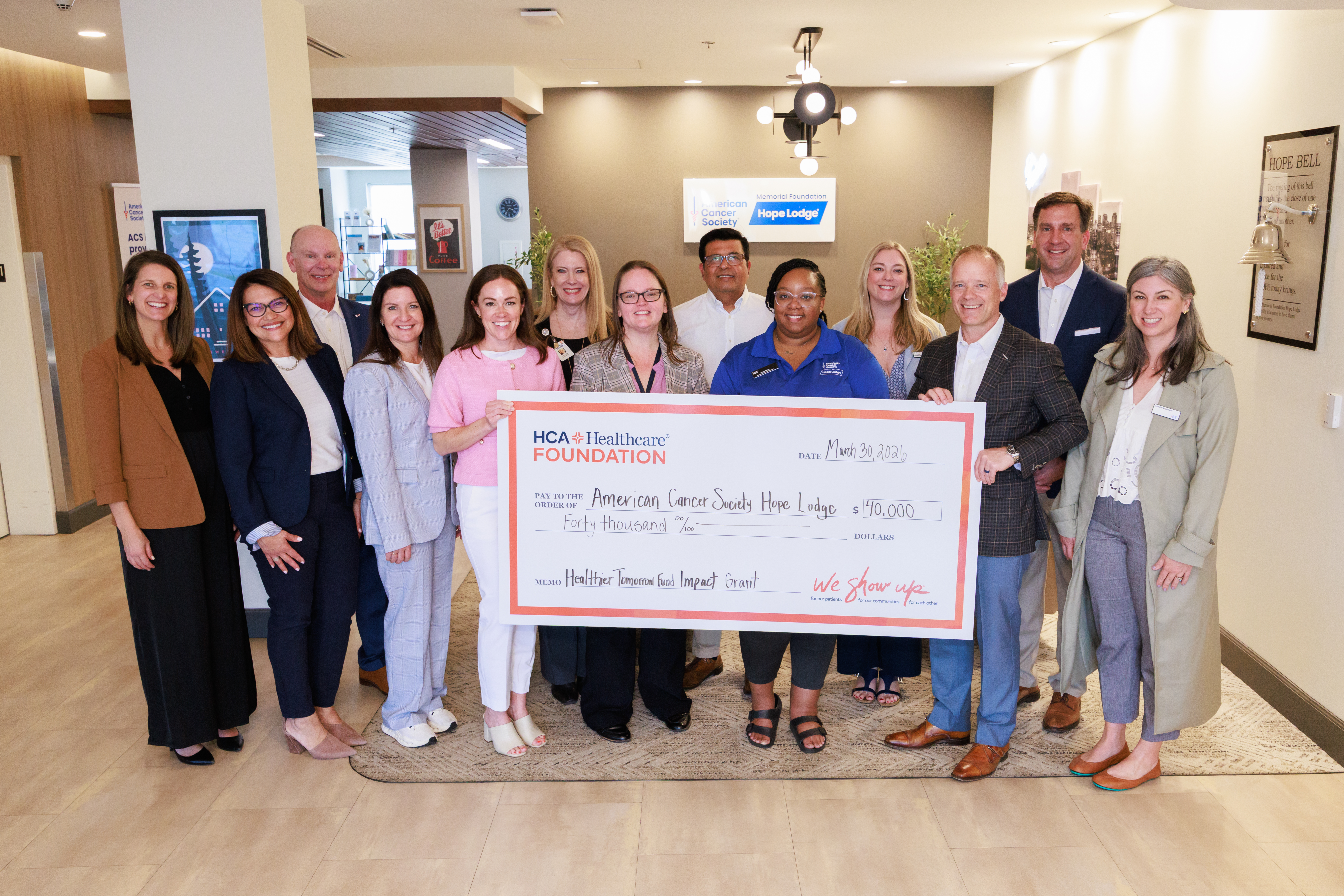 TriStar Health executives present American Cancer Society Memorial Foundation Hope Lodge with $40,000 grant from the HCA Healthcare Foundation.