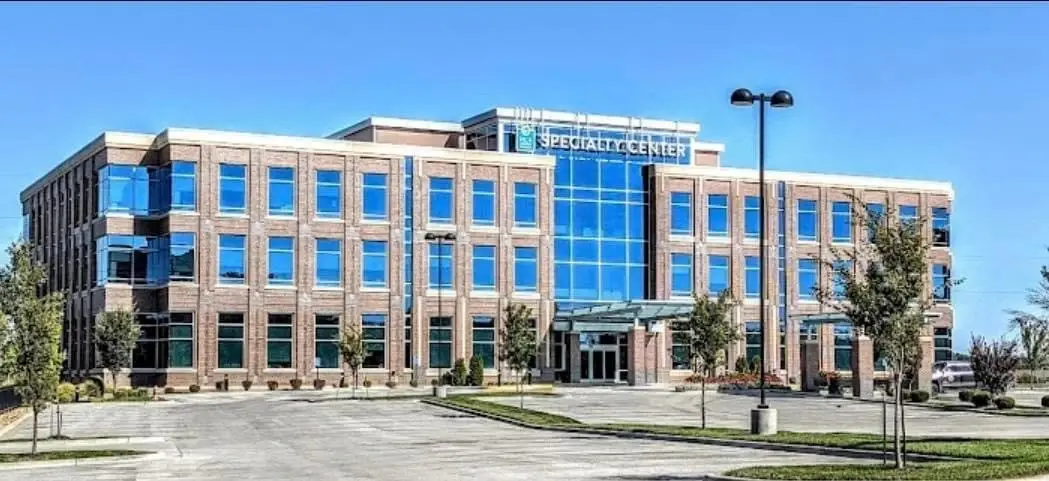 Building exterior of Bariatric Specialists KC.