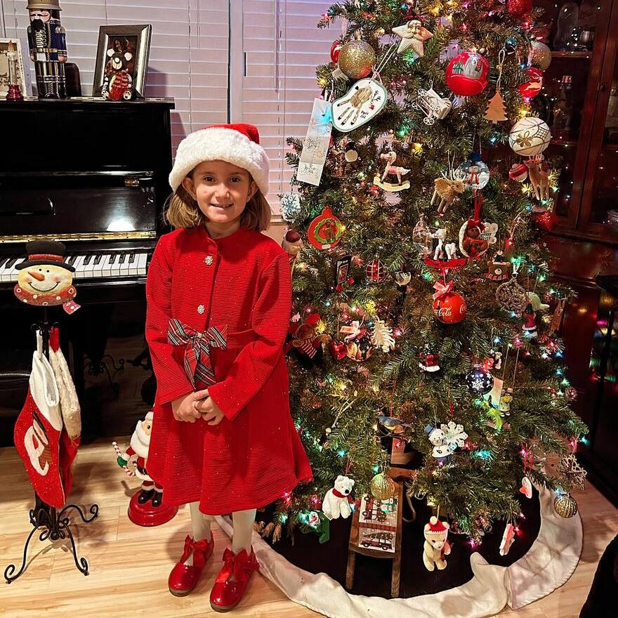 Angelie Acosta Christmas outfit in 2023