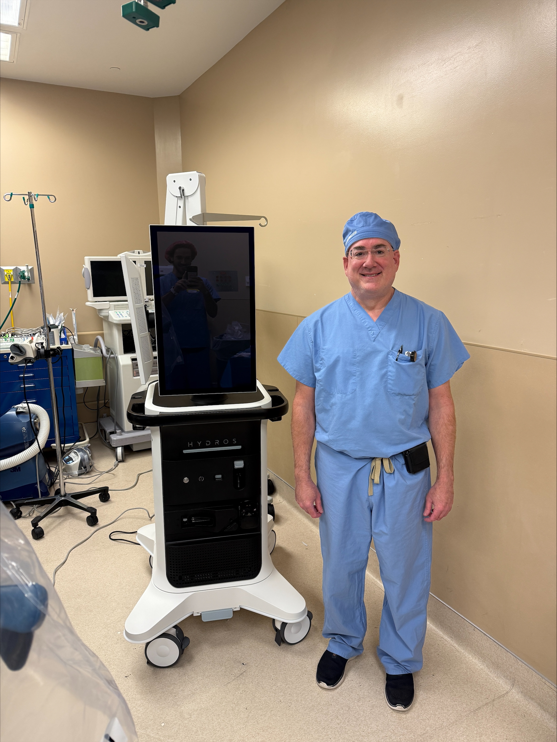 HCA Florida Trinity Hospital urologist – Dr. David DiPiazza with the AI technology.