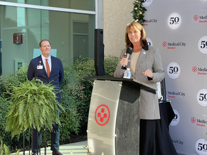 MCHC VP Terri Nuss and MC Decatur CEO Jason Wren