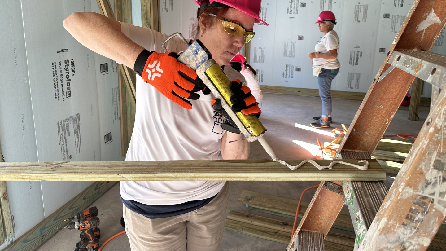 HCA Volunteer helps with Habitat for Humanity build