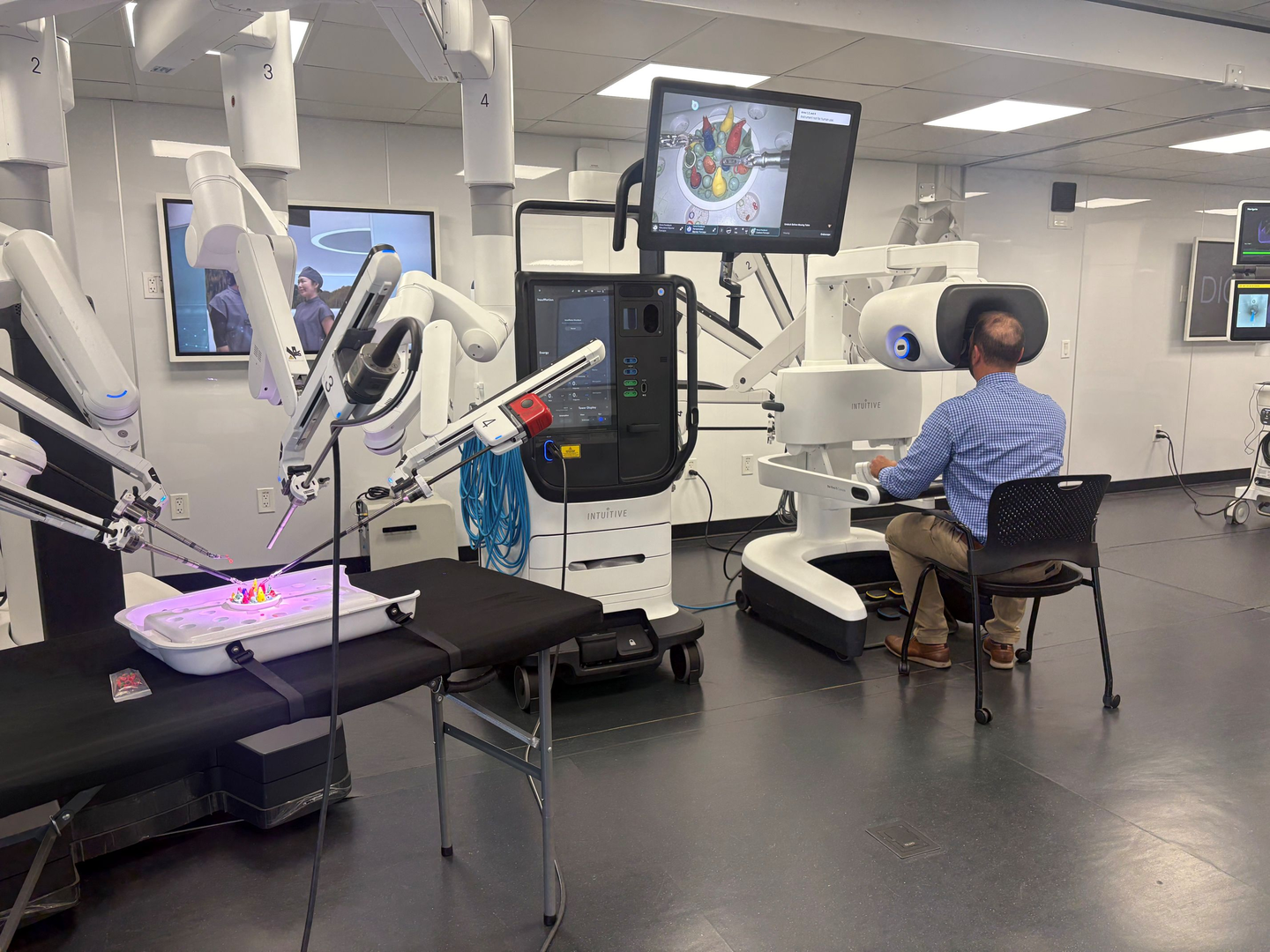 A Portsmouth surgeon trials the TOME Truck diagnostic equipment.