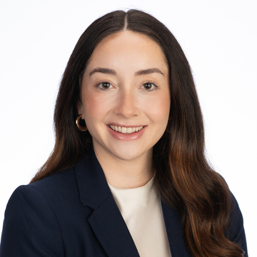 Leah Rentie portrait photo.