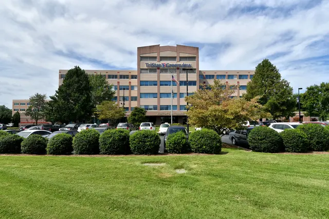 Exterior view of TriStar Greenview Regional Hospital