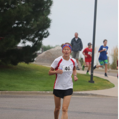 Sandra Kelly running in a race.