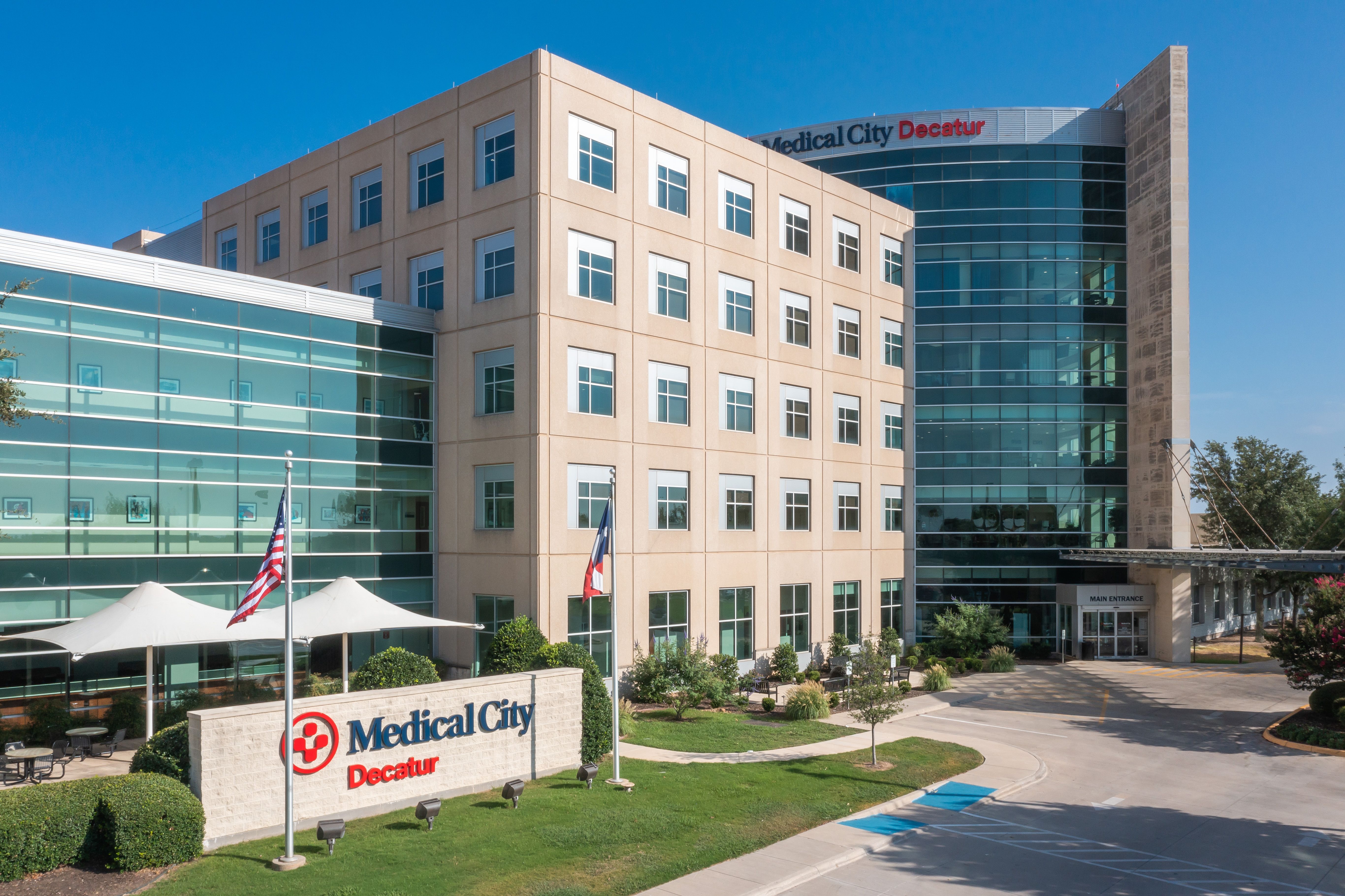 Medical City Decatur exterior entrance