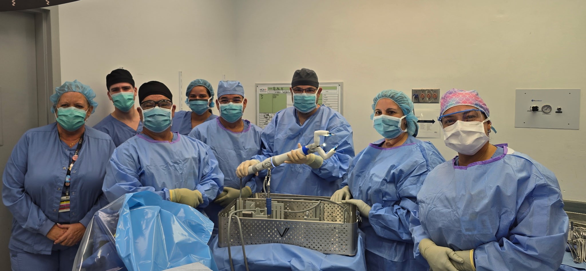 Dr. Ricardo Estape and surgical team at HCA Florida Mercy Hospital