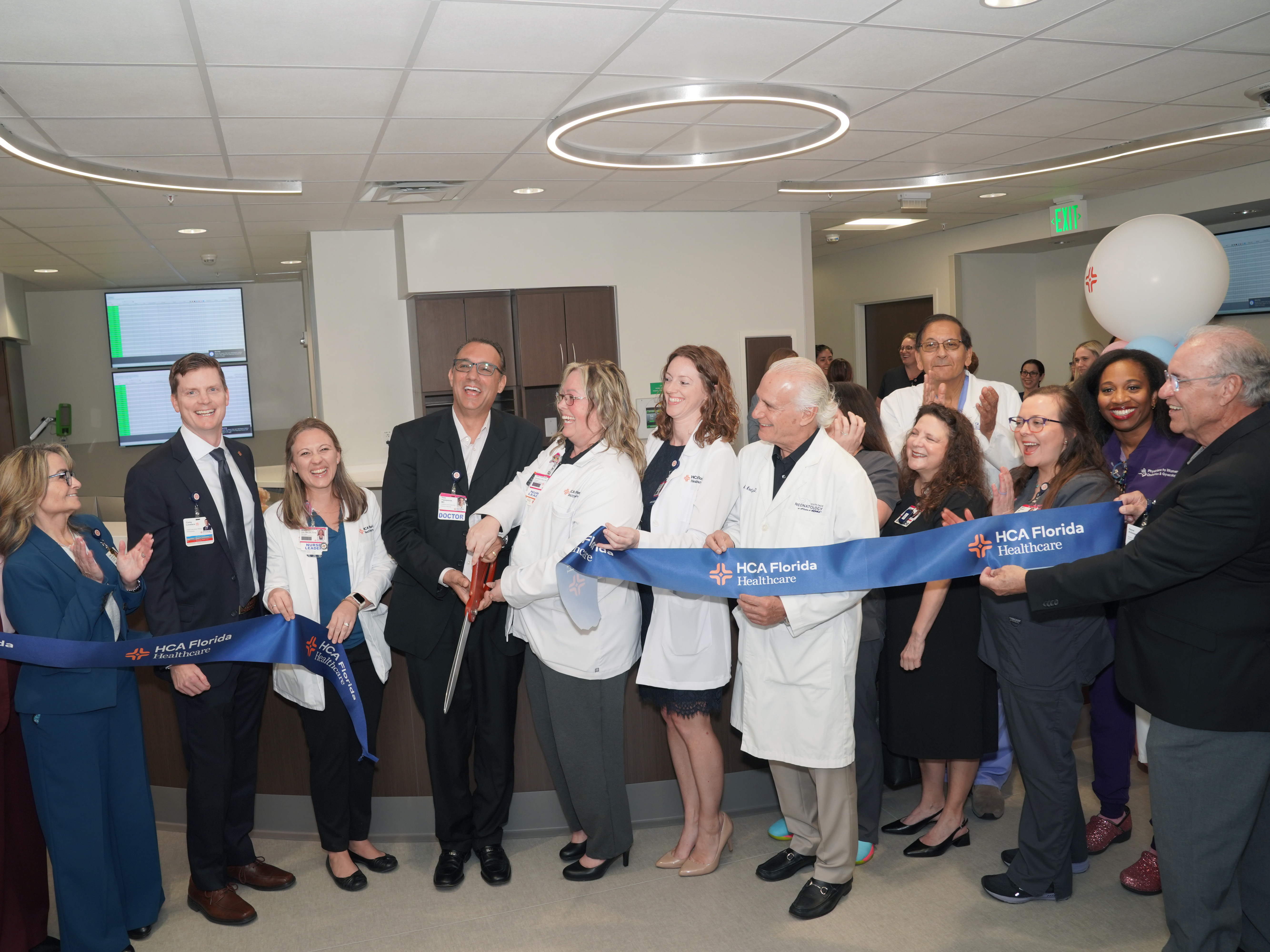 St. Lucie hospital team cut the ribbon.