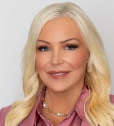 Headshot of Jennifer Dickens speaker at the Donate for Life Florida event.