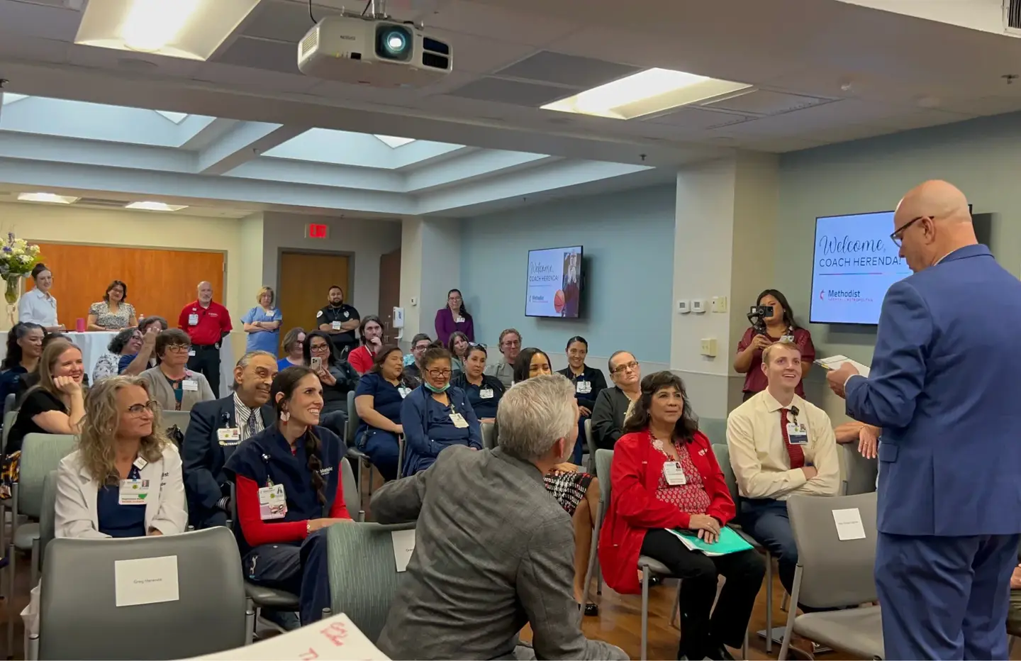 Greg Herenda visiting Methodist Hospital Metropolitan staff.