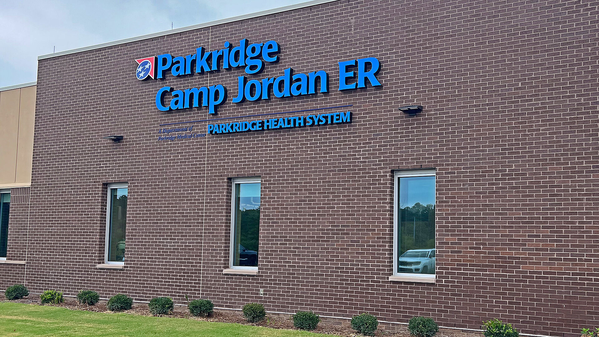 Exterior of Parkridge Camp Jordan ER.