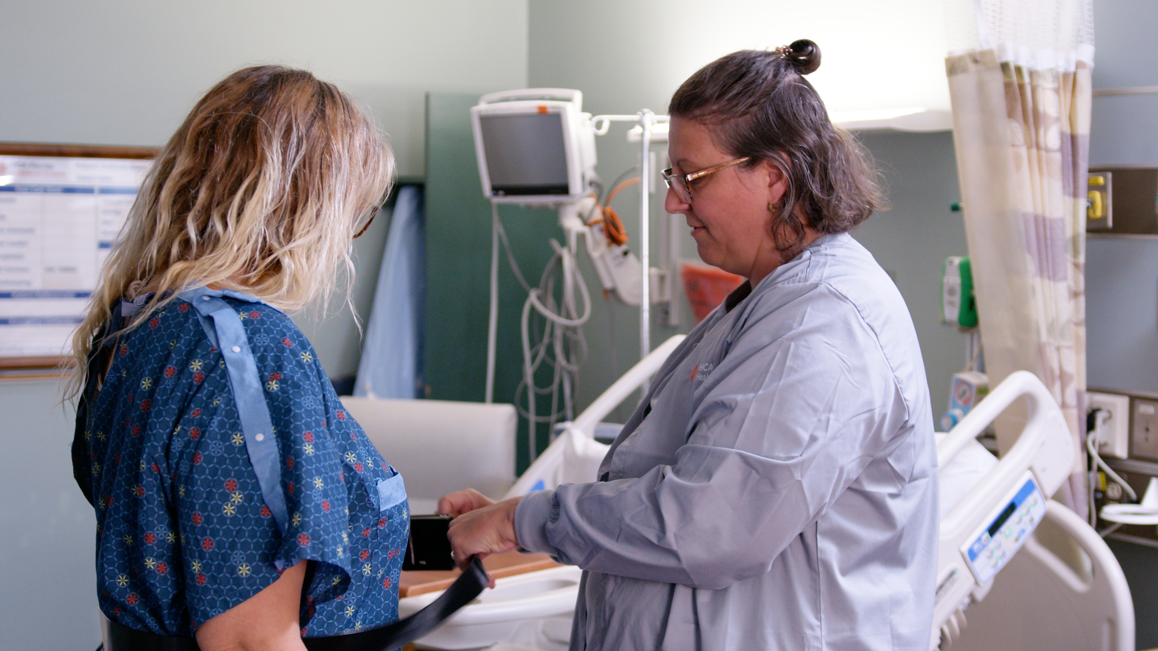 Elizabeth Rodela-Smith, physical therapist worked with Kimberly Cansler in hospital room