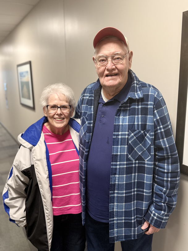 Jack and Linda O'Steen standing in the hallway at TriStar Summit Medical Center