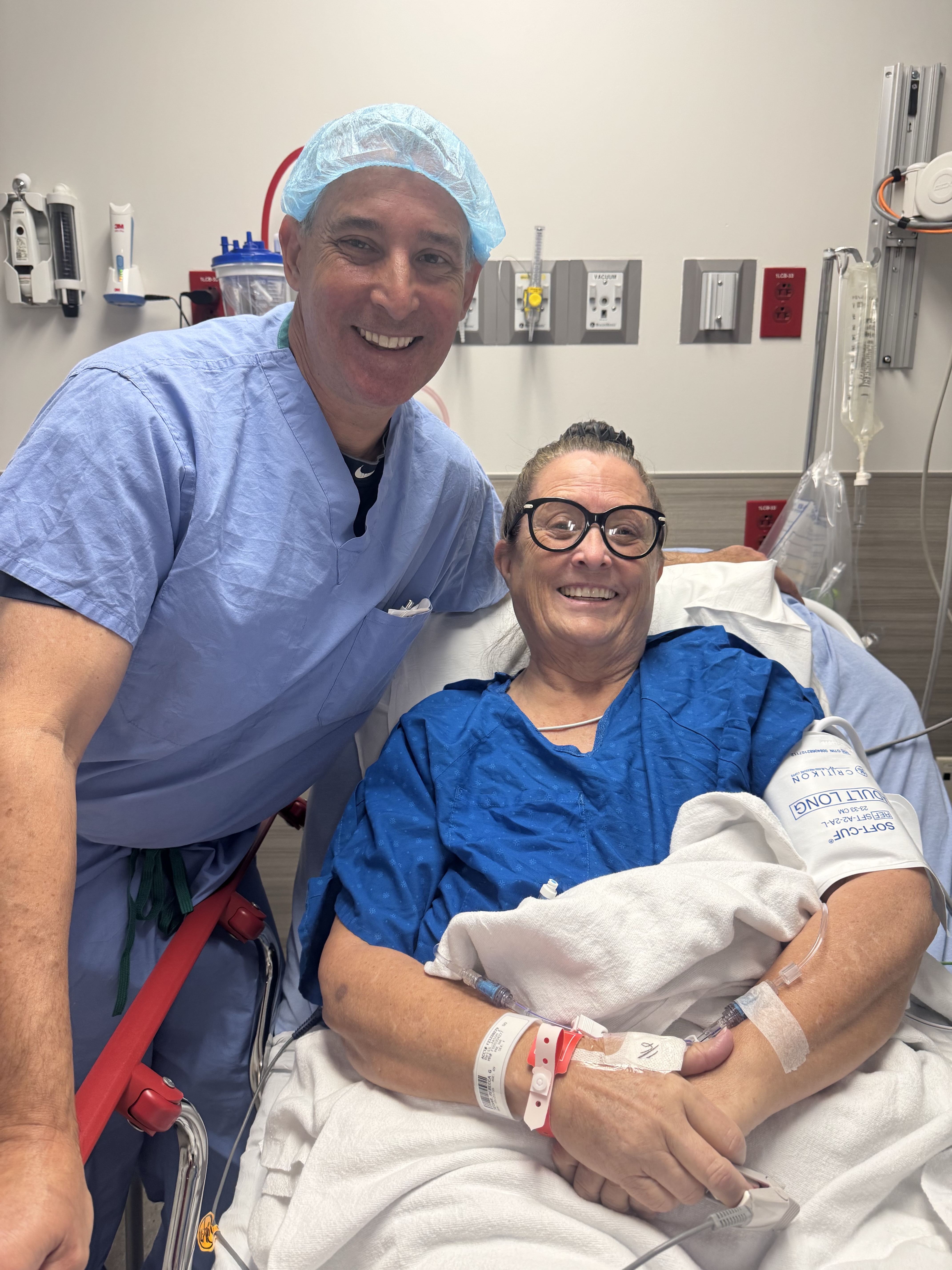 Orthopedic Surgeon, Dr. Jason Reiss and patient, Rebecca Sedar